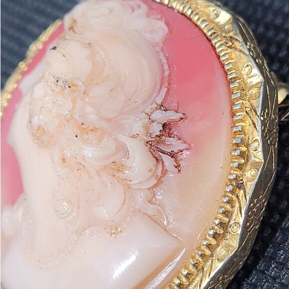 Retro Gold Tone Pink Cameo Brooch Round Carved Brooch coquette Vintage Accessory - Picture 4 of 6